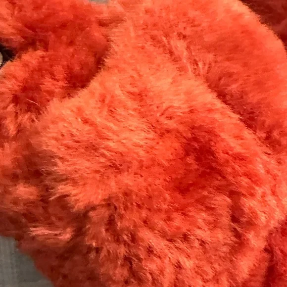 Mou Vibrant Red Plush Slippers - Picture 4 of 6